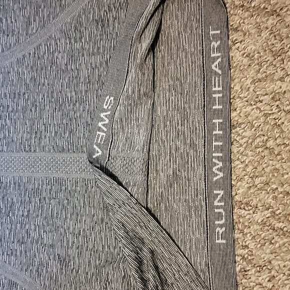 Lululemon swiftly tank top size 10 - Picture 5 of 6